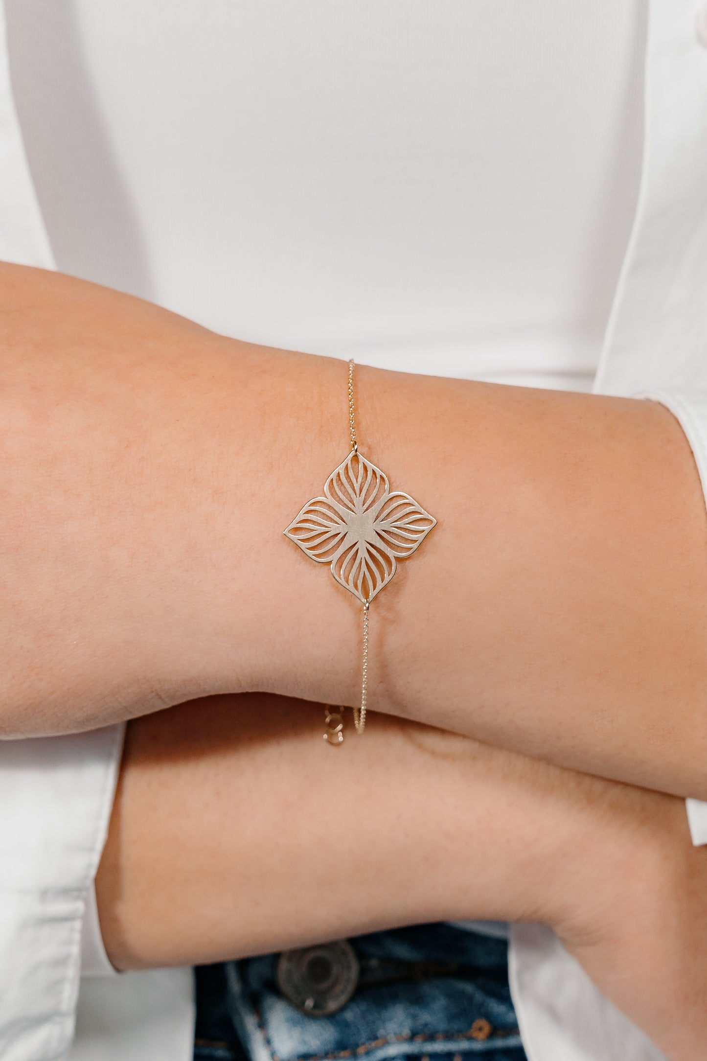 Flower Lines Bracelet